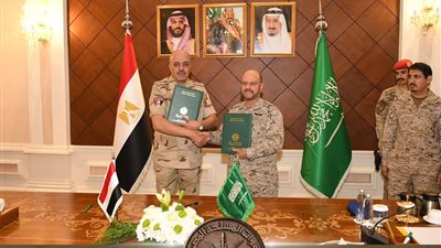  رئيس أركان حرب القوات المسلحة يعود إلى أرض الوطن بعد انتهاء زيارته الرسمية للسعودية