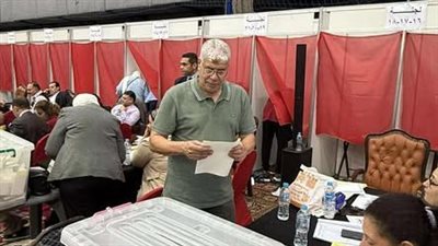 أحمد شوبير يدلي بصوته في انتخابات النادي الأهلي 2025