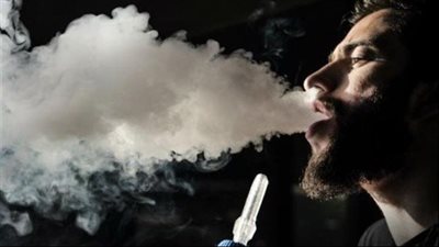 الحبس وغرامة 20 ألف جنيه عقوبة تقديم الشيشة في المقاهي بدون ترخيص بالقانون