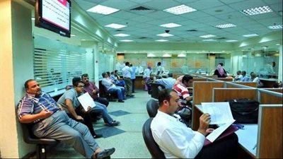  وضع المعين لأول مرة تحت الاختبار لمدة 6 أشهر من تاريخ تسلمه العمل