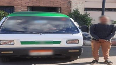 طالب راكب بأجرة زيادة ولم يلتزم بخط السير..ضبط سائق بالبحيرة 