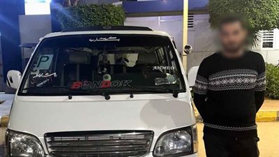 مشهد مثير بالقليوبية.. سائق ميكروباص يهاجم راكبًا بسبب الخلاف على الأجرة