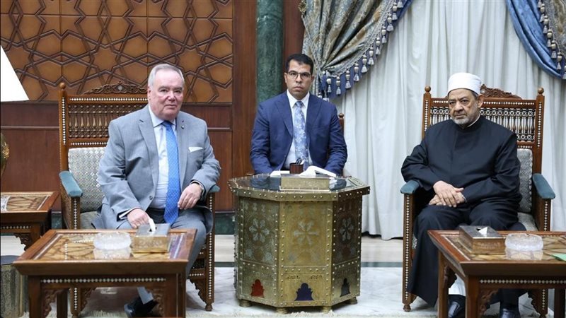 شيخ الأزهر يستقبل رئيس منظمة فرسان مالطا لبحث تعزيز التعاون 