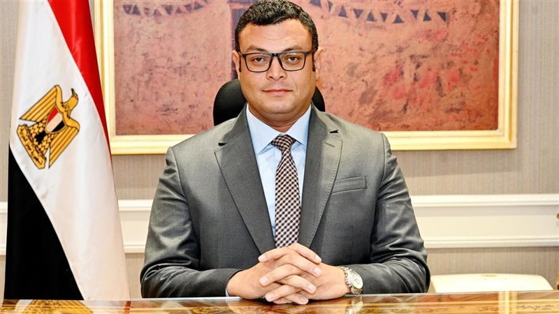 وزير الإسكان 