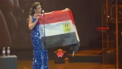 أنغام ترفع علم مصر في فرنسا وتحتفي بافتتاح المتحف المصري الكبير