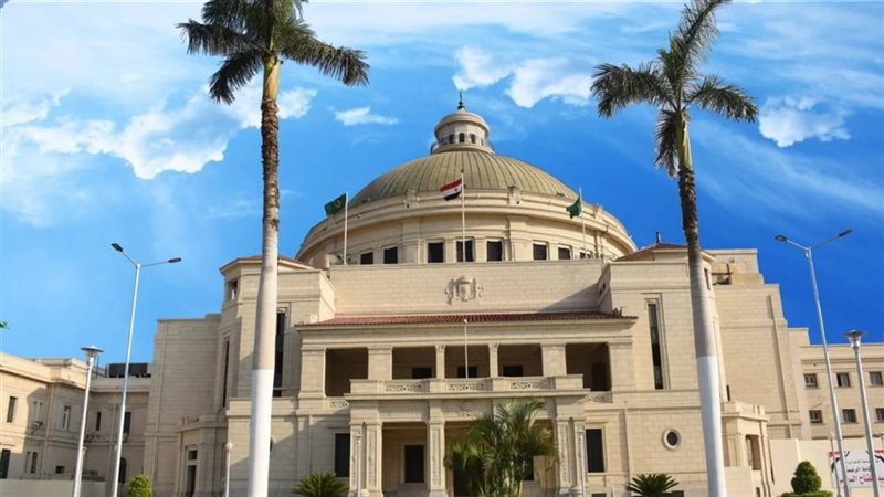  كلية الآداب بجامعة القاهرة 