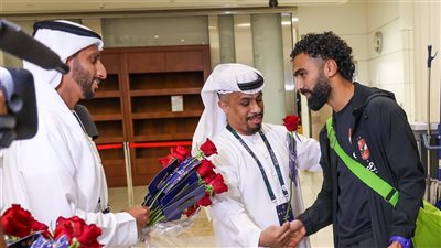الأهلي يصل العين استعدادا لمواجهة سيراميكا كليوباترا في السوبر المصري