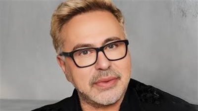 مصمم الأزياء العالمي فؤاد سركيس يكشف كواليس مشاركته في افتتاح المتحف الكبير
