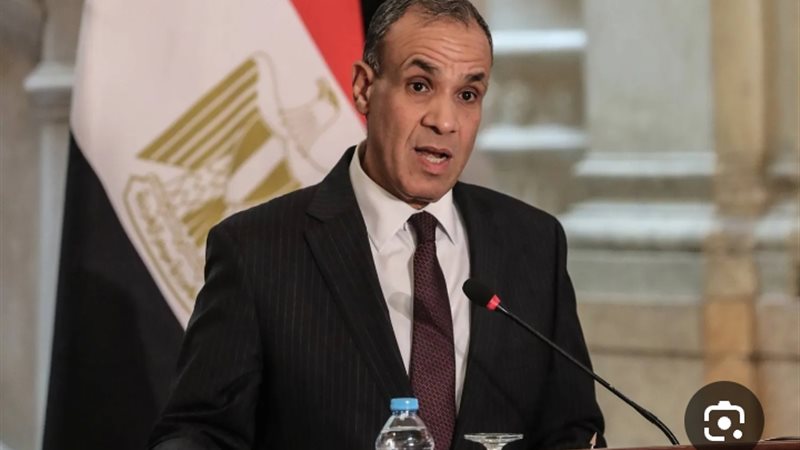 بدر عبد العاطي 