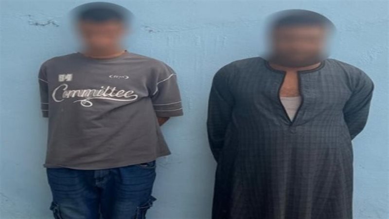 اثنين من المتهمين 