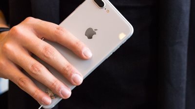 مزاياه كثيرة.. أرخص هاتف آيفون في 2023