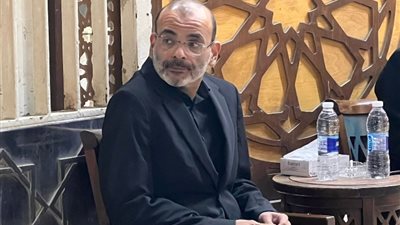 أبو الليف يغيب عن عزاء شقيقه