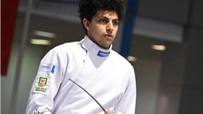 أشرف صبحي يهنئ محمد ياسين بعد تتويجه بذهبية كأس العالم لسيف المبارزة