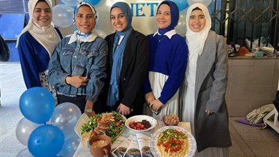 كلية الصيدلة تنظم حملة توعية للطلاب تحت شعار 