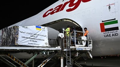 الإمارات ترسل طائرة مساعدات إنسانية  لأوكرانيا تحمل على متنها 100 طن