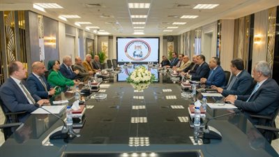 وزير الإنتاج الحربي ومحافظ جنوب سيناء يناقشان أوجه تعزيز التعاون