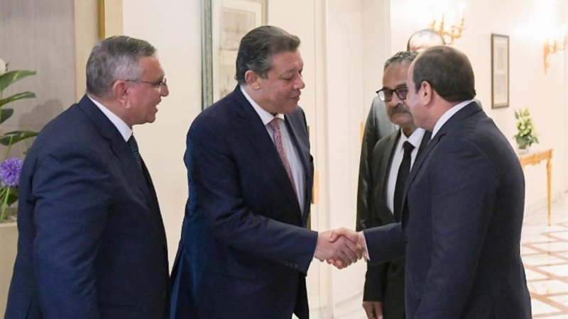 السيسي يستقبل منافسيه