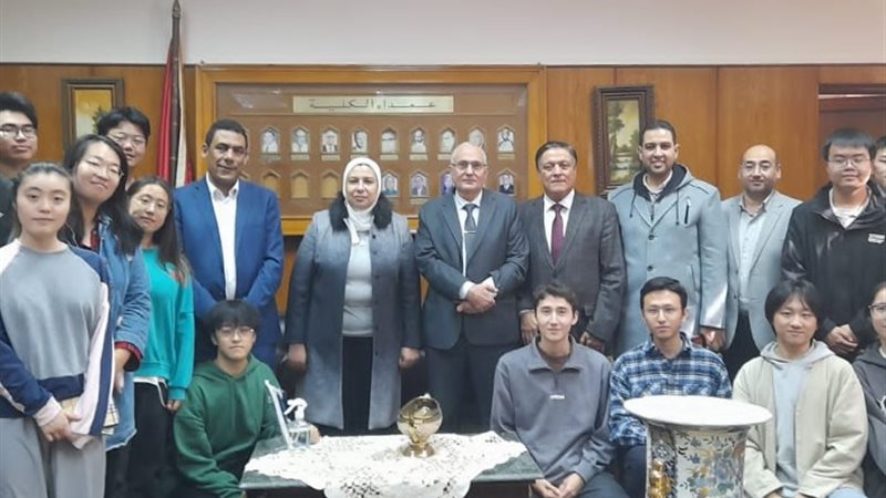 طلاب جامعة شانغهاى