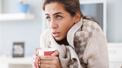 منها مرض رينود ومشاكل الأوعية الدموية.. مخاطر الشعور بالبرد الشديد