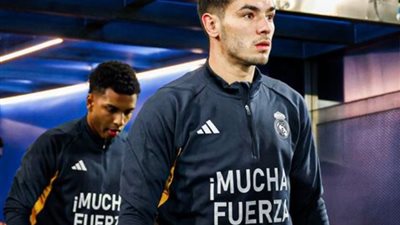بهذه الطريقة.. لاعبو ريال مدريد يدعمون ديفيد ألابا بعد تعرضه للإصابة
