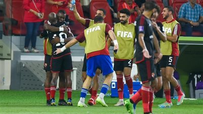 «أفريقيا فخورة».. كاف يهنيء الأهلي ببرونزية كأس العالم للأندية