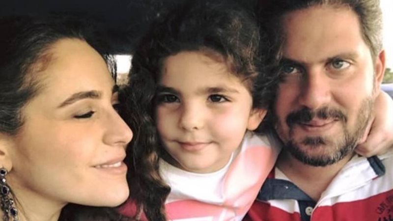 عبير نعمة وطليقها وابنتها