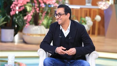 مروان حامد يكشف سر مساندة الزعيم ويسرا له مع منى الشاذلي الليلة