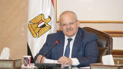 الخشت: عيد العلم مناسبة لتكريم الباحثين لعطائهم العلمي والإنساني