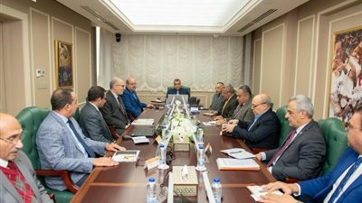 وزير الإنتاج الحربي يوجه بتوطين تكنولوجيات التصنيع الحديثة