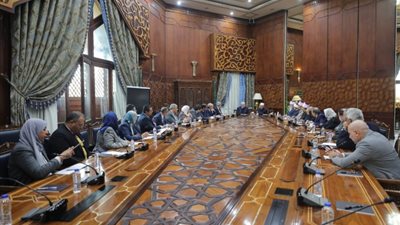 السياحة والاتصالات حققا نمو جيد.. رئيس الوزراء يتابع مؤشرات الاقتصاد