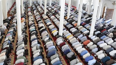 من الكتاب والسنة .. لماذا فضل الله يوم الجمعة على باقي الأيام؟