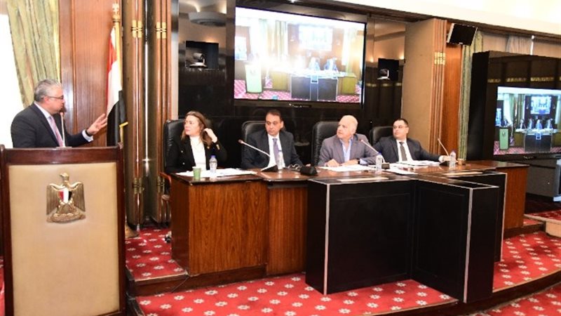 خلال اجتماع اللجنة
