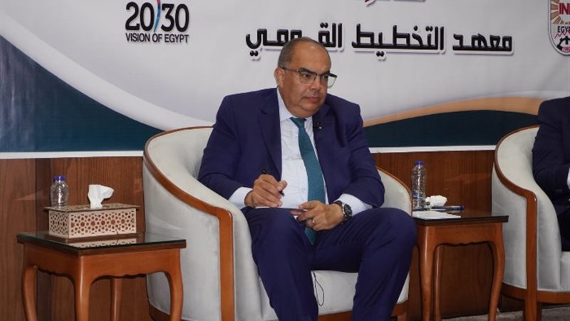 الدكتور محمود محيى الدين