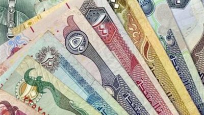 الدينار الكويتي يتجاوز الـ100.. أسعار العملات العربية اليوم الثلاثاء