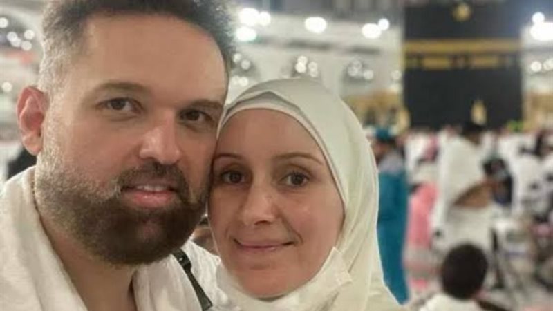 محمد محمود عبدالعزيز وزوجته