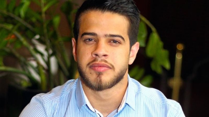 الفنان المعتزل أدهم النابلسي