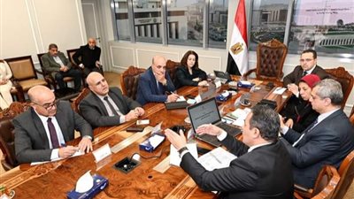 الإسكان تستعرض خطة إنشاء التجمعات المتطورة بمحافظة مطروح