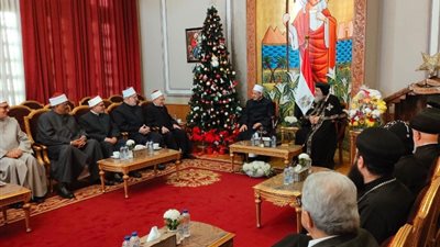 بصحبة مفتي الجمهورية.. شيخ الأزهر يهنئ البابا تواضروس بعيد الميلاد