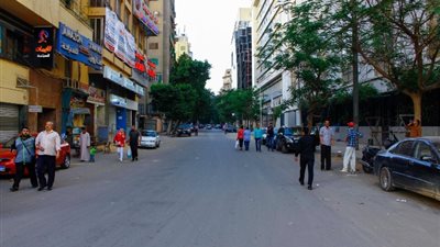 انتظام حركة المرور  في شارع شامبليون ومحاور بديلة بمحيط استاد القاهرة
