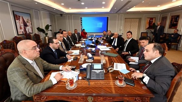 وزيرا الاسكان والتجارة