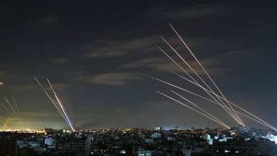 فصائل فلسطينية: استهدفنا تل أبيب وعدة مدن برشقة صاروخية