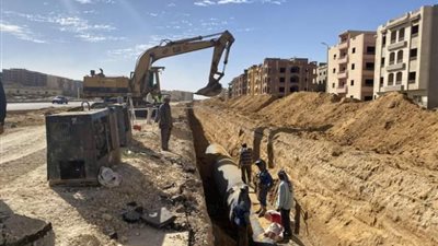 وزير الإسكان، تنفيذ 70 مشروعا في شبكات مياه الشرب والصرف