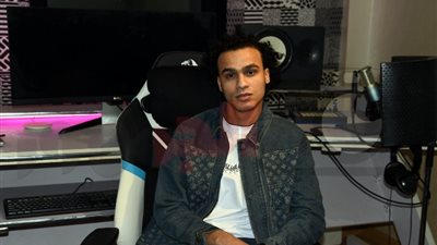مؤلف أغنية «يا قمر» في حواره لـ«الجمهور»: الشعبي عند الهضبة بيبقى شيك