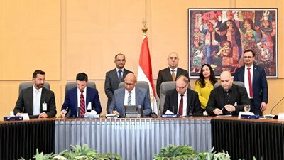 وزير الإسكان: الصناعة المصرية تمتلك فرص واعدة فى مشروعات المياه