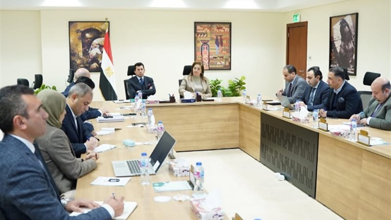وزيرة التخطيط ووزير الشباب والرياضة