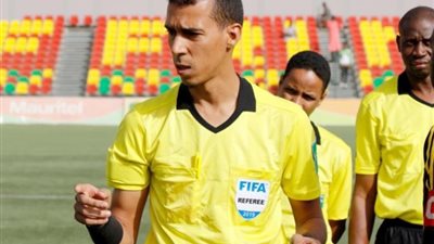 ماذا قدم دحان بيدة حكم مباراة مصر وموزمبيق قبل أمم أفريقيا؟