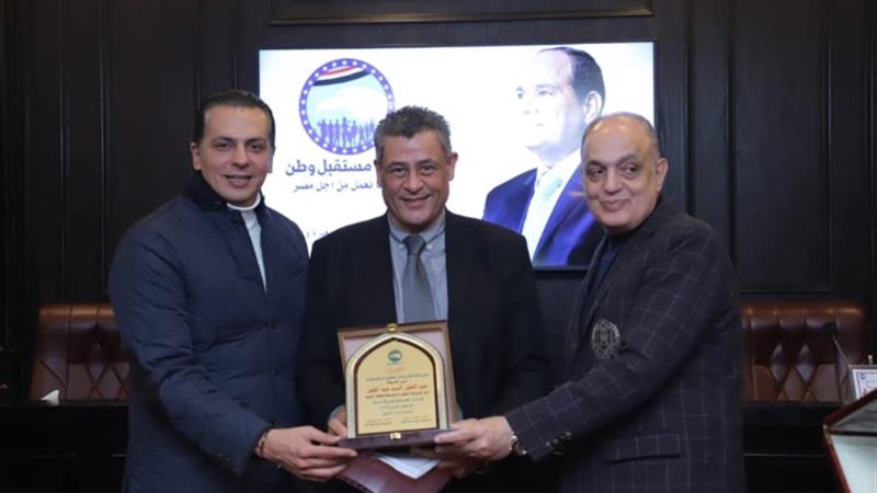 خلال التكريم