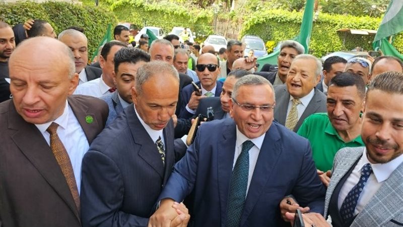 الدكتور عبد السند يمامة