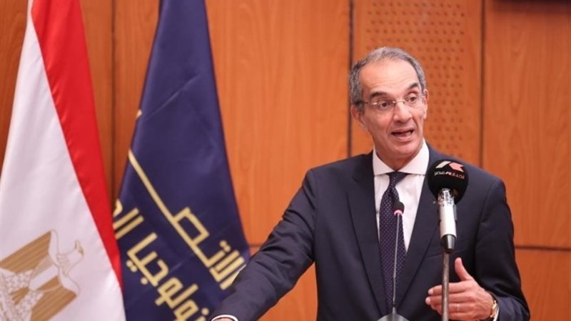 وزير الاتصالات الدكتور عمر طلعت