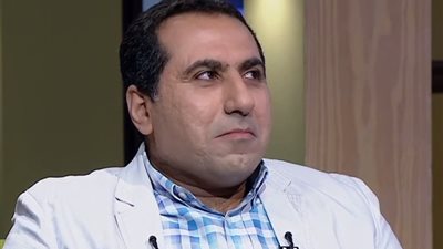 الناقد عماد يسري، العوضي لم يفهم رسالة ياسمين عبد العزيز قبل طلاقهما